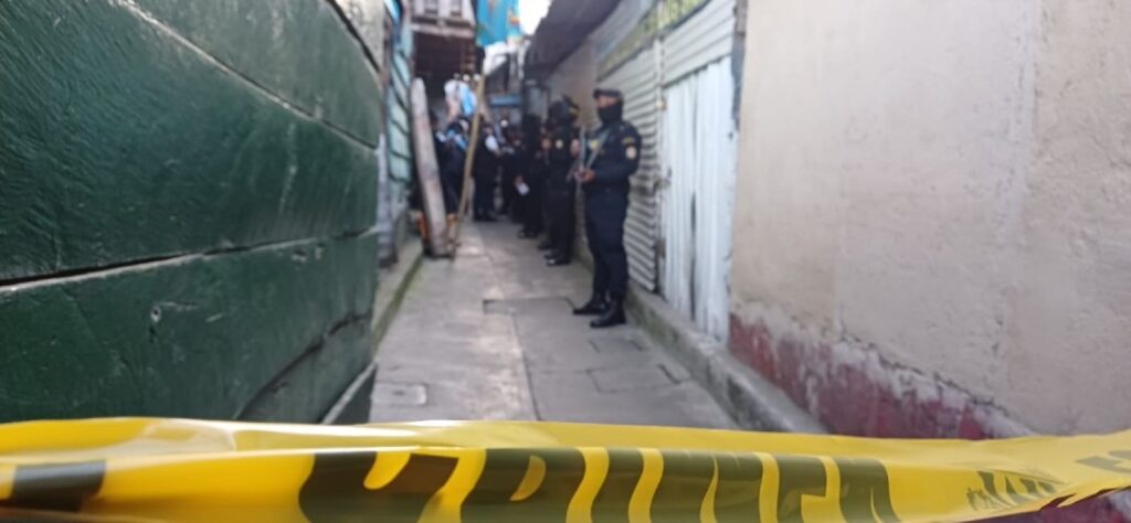 Durante operativo PNC descubre hombre estrangulado en zona 3